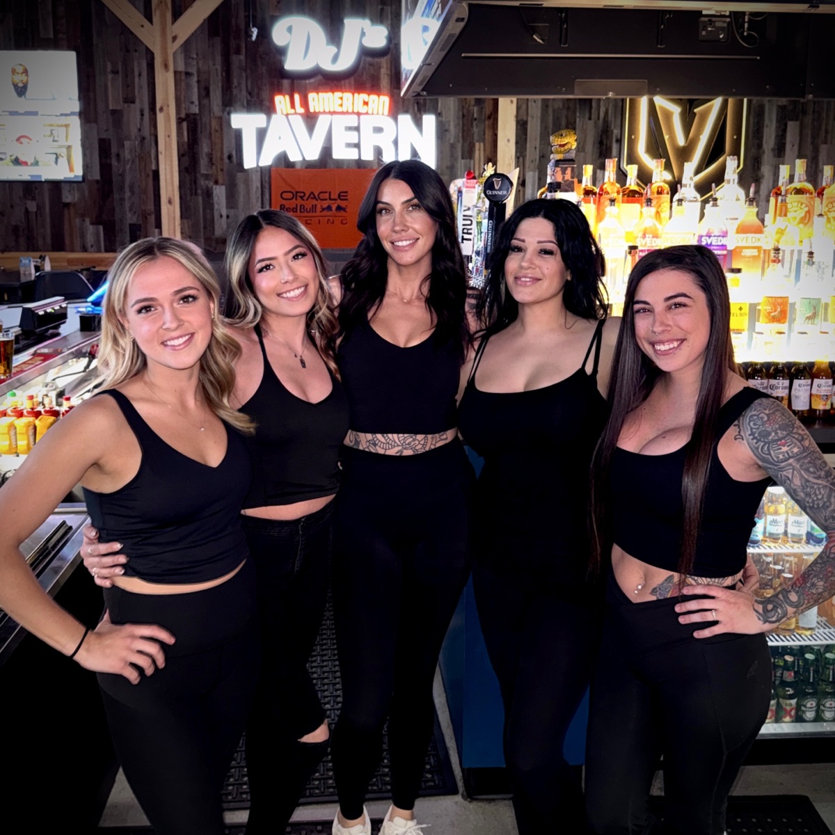 At the bar DJ's Henderson